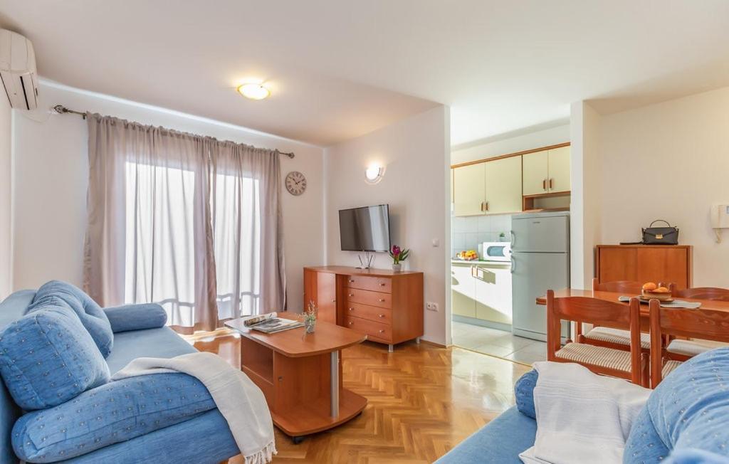 Apartments With A Parking Space Makarska - 18170 Dış mekan fotoğraf